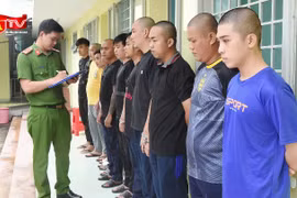 Khởi tố 13 bị can liên quan đến đốt pháo hoa trên Quốc lộ 1