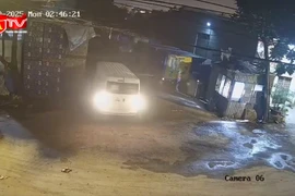 Bắt đối tượng đột nhập công ty trộm cắp ô tô