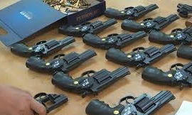 Khởi tố nhóm đối tượng 'độ' súng đồ chơi thành vũ khí để bán