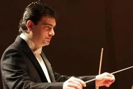Nhạc trưởng tài năng Tây Ban Nha tới Hà Nội