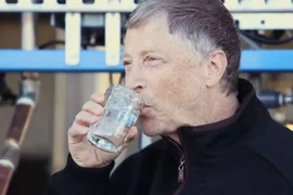 Biến chất thải của người thành nước tinh khiết và điện năng