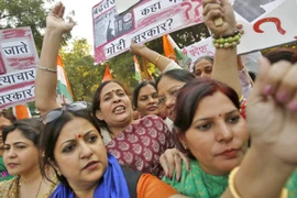 Ấn Độ bắt 5 nghi can cưỡng hiếp nữ sinh Nhật