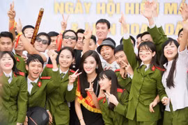 Á hậu Huyền My dự Ngày hội hiến máu nhân đạo của lực lượng công an