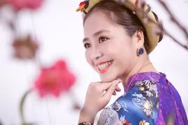 "Nữ hoàng tên miền" Lê Thúy Hạnh hòa mình cùng sắc xuân