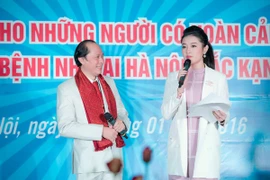 "Phớt lờ" đại hàn, Á hậu Huyền My vẫn tích cực đi từ thiện