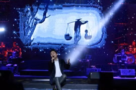 "Hoa cúc vàng": Tôn vinh những người phụ nữ Việt Nam