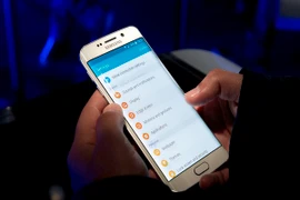 Samsung Galaxy S7 sẽ có phiên bản màn hình cong