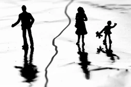 Xóa tên trong giấy khai sinh vì vợ ngoại tình