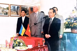 "Ảnh độc" của tỷ phú Phạm Nhật Vượng thuở lập nghiệp ở Kharkov