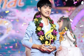 Mới nổi đã mắc bệnh "sao"