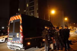 Hàng chục người bị bắt sau đêm bạo động thứ tư ở Paris