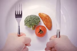 Ăn ít, sống lâu hơn?