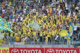 V-League tạm gác chuyện buồn