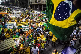 "Địa chấn" tham nhũng rung chuyển Mỹ Latinh