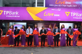 Ngân hàng tự động Live Bank lần đầu tiên có mặt tại Việt Nam