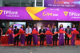 Ngân hàng tự động Live Bank lần đầu tiên có mặt tại Việt Nam