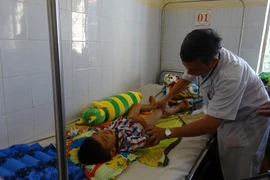 Cháu bé mầm non bị rơi xuống hầm cầu, chấn thương sọ não