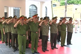 CATP Hà Nội dâng hương tưởng niệm các Anh hùng liệt sĩ CAND