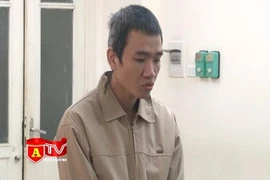 Trộm điện thoại 2.5 triệu đồng, nhận án 18 tháng tù