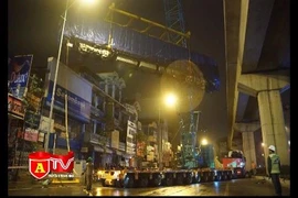 Xem cẩu toa tàu đường sắt Cát Linh - Hà Đông lên ray