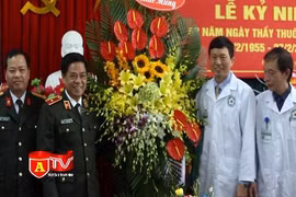 Giám đốc CATP chúc mừng ngày thầy thuốc Bệnh viện CATP