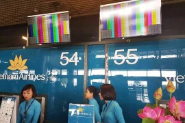 Màn hình sân bay Nội Bài gặp lỗi kỹ thuật