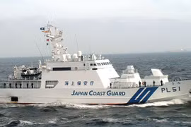 Nhật Bản siết chặt trừng phạt khai thác trái phép trên biển