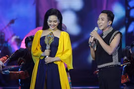 Đêm liveshow ấn tượng của "cặp đôi" mới trong làng nhạc Việt: NSƯT Việt Hoàn - Lương Nguyệt Anh 