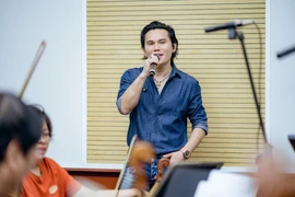 Tú Dưa - Mars Anh Tú làm đêm nhạc "The Ballad" tại Hà Nội