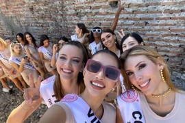 Đại diện Việt Nam tại "Miss Globe" gặp sự cố, rơi vào tình trạng "dở khóc dở cười"