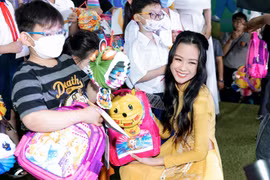 Dàn Hoa hậu, Á hậu tổ chức Trung thu cho trẻ em có hoàn cảnh khó khăn