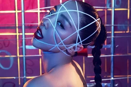 Ca sĩ Tóc Tiên trở lại đường đua nhạc Việt