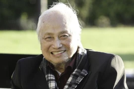 Vợ chồng Việt Hương giúp gia đình nhạc sĩ Lam Phương thực hiện di nguyện cuối cùng của ông