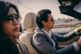 Siêu mẫu Minh Tú chia sẻ về áp lực khi lần đầu đóng phim 18+