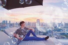 Nathan Lee mang câu nói "cửa miệng" vào MV mới