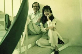 Điều chưa biết về bức ảnh chụp nhạc sĩ Trịnh Công Sơn và ca sĩ Hồng Nhung