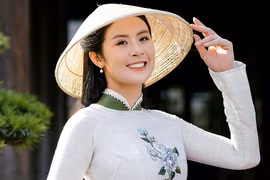 Hoa hậu Ngọc Hân ra mắt bộ sưu tập áo dài lấy cảm hứng từ Huế