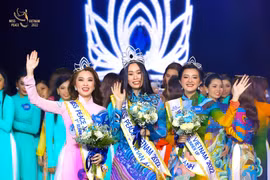 "Miss Peace Vietnam" bỏ tên gọi tranh chấp trước thềm chung kết, chọn thông dịch viên đăng quang