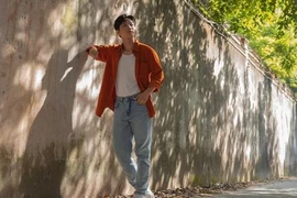 Hoàng Dũng làm mới nhạc Trịnh với "Nắng thủy tinh"