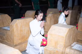 Top 38 "Miss World Vietnam 2022" dâng hương tại nghĩa trang liệt sĩ