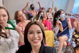 Đỗ Thị Hà cảm thấy hài lòng sau phần phỏng vấn kín với giám khảo "Miss World" 