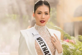 Đại diện Việt Nam liên tiếp ghi điểm tại đấu trường "Siêu mẫu quốc tế 2022"