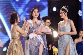 "Hậu" Miss World Vietnam 2022, Nam Em có hành động bất ngờ, lý giải việc khóc như mưa trên sân khấu