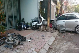 Vụ xe Camry đâm chết 3 người: Đau xót vì thói vô cảm của con người