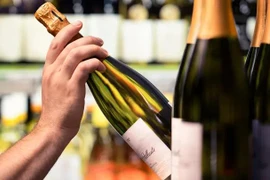 Mỹ: Doanh số bán rượu vang giảm khi ngày càng nhiều người từ bỏ uống rượu