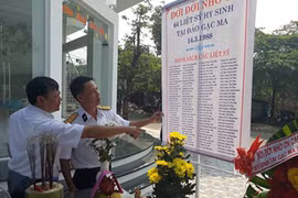 Tưởng niệm 64 liệt sỹ hy sinh tại Gạc Ma