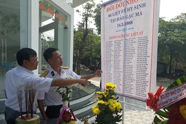 Tưởng niệm 64 liệt sỹ hy sinh tại Gạc Ma