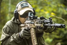 Nga trình làng phiên bản mới của súng trường tấn công AK-12