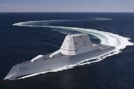 Mỹ chuẩn bị thử nghiệm vũ khí trên tàu khu trục tàng hình Zumwalt 