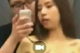 Cặp đôi vô tư "mây mưa" trong phòng thử đồ